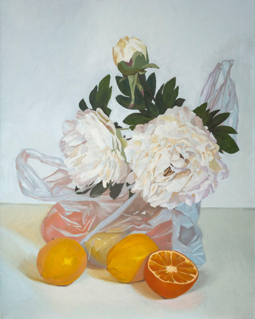 peinture à l'huile de pivoines et d'agrumes dans un sac plastique par Manifa Kind